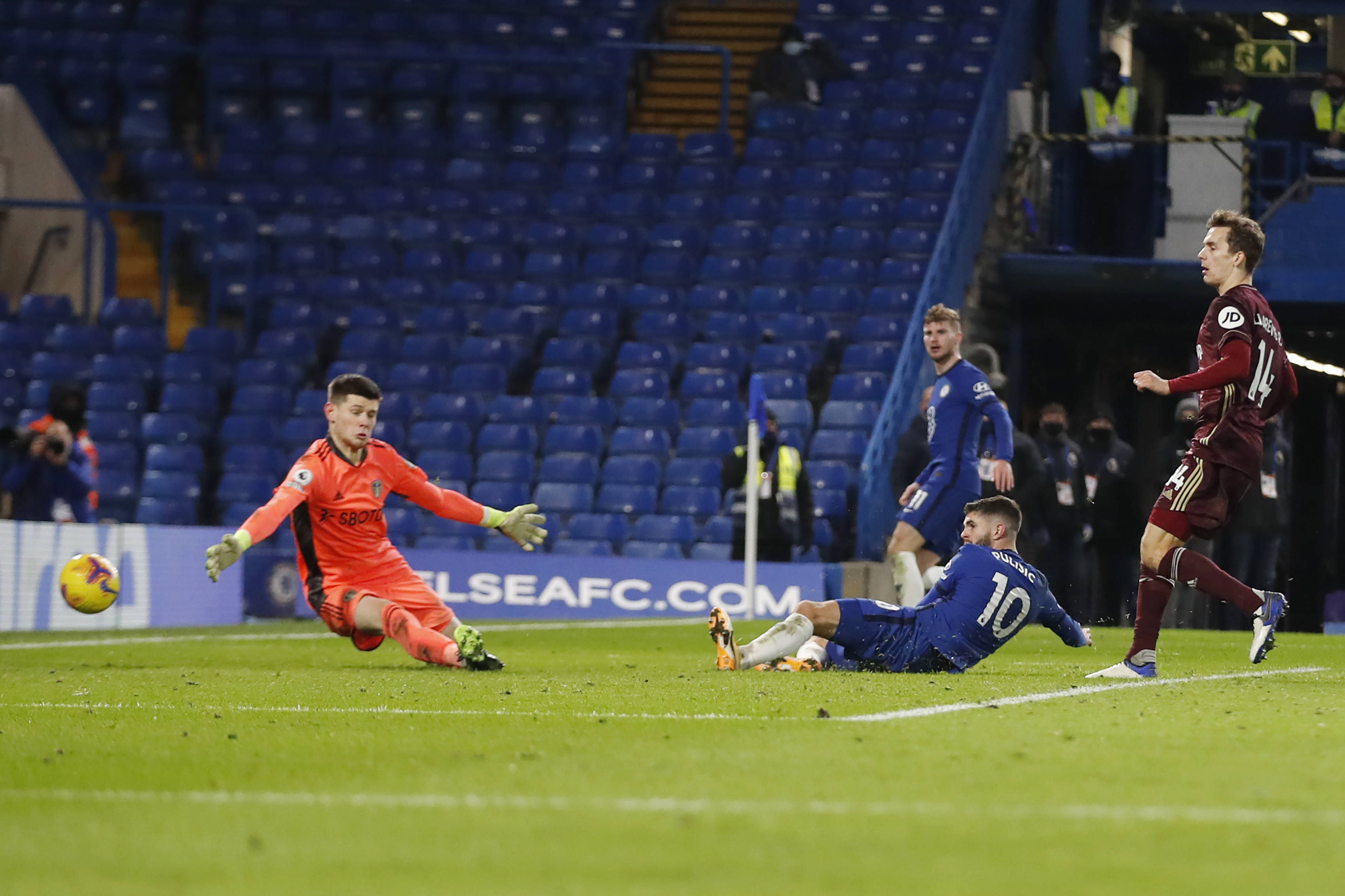 两人在球场 两人在球场